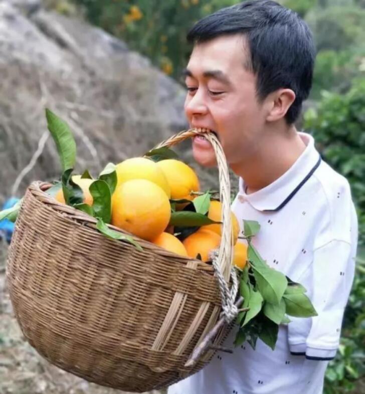 为“鄂”拼单!3.6吨血橙无偿捐赠武汉医护 滞销血橙直播间被秒空