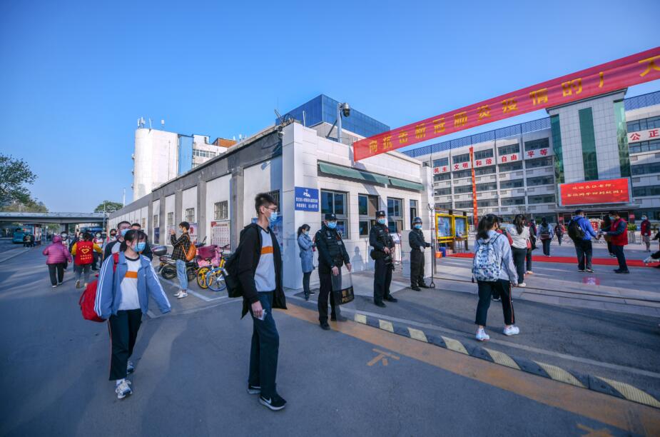 济南：开学定制公交上路  从小区到校门一站直达