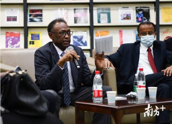 非洲多国驻穗总领事接受媒体采访表示，“认同广东采取的科学防疫措施”