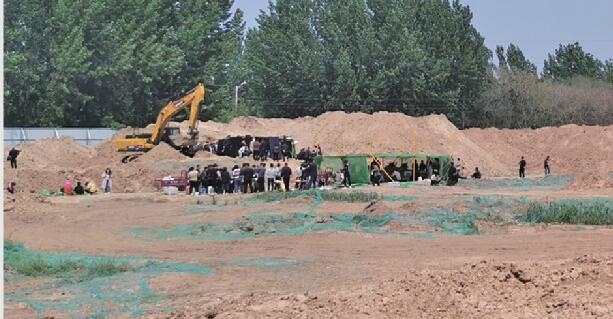 痛心!工地土方里4名孩子被埋身亡 涉事楼盘曾被投诉违建