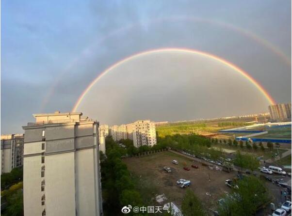大美北京！北京雨后天空现双彩虹