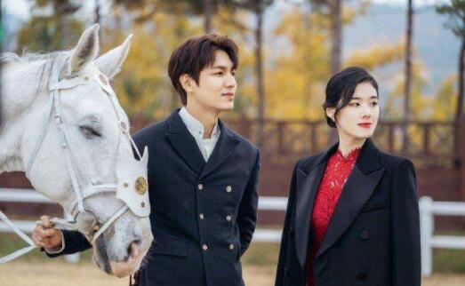 真白马王子！李敏镐骑白马帅到你了吗？每一秒都很心动