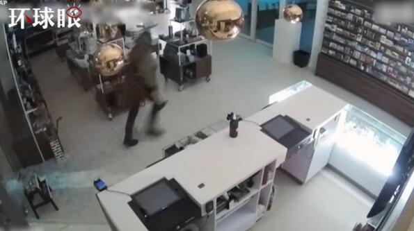 太嚣张了！荷兰博物馆梵高名画被盗监控曝光，窃贼直接用大锤砸开玻璃