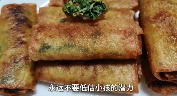 别人家的！8岁小学生假期学会30多道菜 为啥网友却更关心他爸