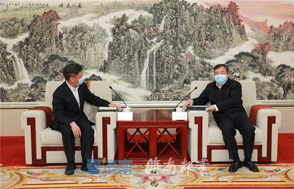 孙立成会见融创中国客人