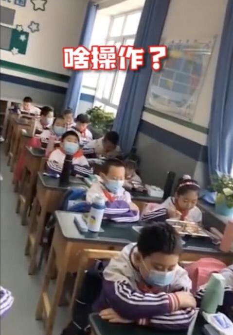 笑Cry！学生错峰排队上厕所像进考场 网友：上厕所培养的友谊怎么办？