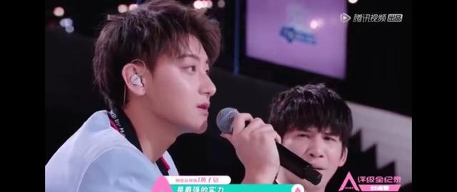 创造营2020开播 大张伟插不进话的表情被网友截下 黄子韬为啥不让他说话？