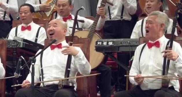 神仙阵容!赵本山携赵家班合体表演 62岁赵本山已是满头白发