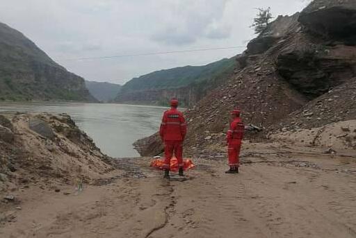 【最新】坠入黄河一家4口已找到3人遗体