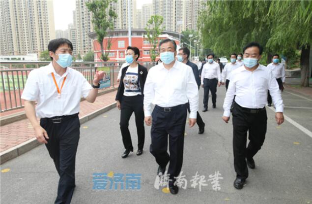 孙立成调研初中毕业年级开学准备工作时强调 全面细致做好准备工作 确保平稳安全有序开学