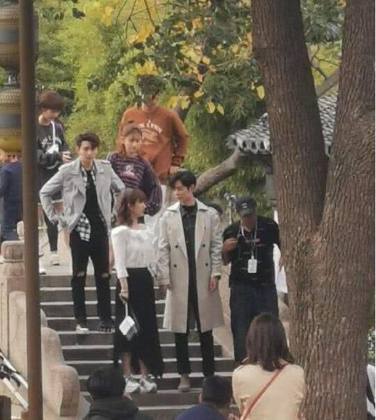 害怕受牵连？杨紫点赞肖战微博又取消 肖战说了什么令人心疼？