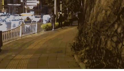 赵丽颖冯绍峰牵手逛街怎么回事?什么情况?终于真相了,原来是这样!