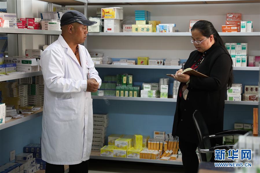 为百姓健康奔走——全国人大代表胡阿罗履职记
