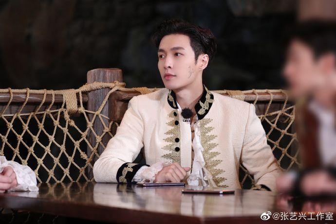 张艺兴告别本季极限挑战 网友解读：是永远告别吧？