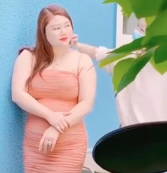 自信女人最美丽!杨天真穿鱼尾裙拍大片肉感十足 这波表现力你打几分