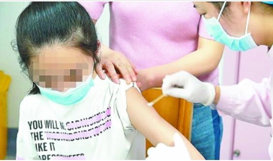 全国第一针！10岁女孩成国产HPV疫苗第一人 国产宫颈癌疫苗可在线预约
