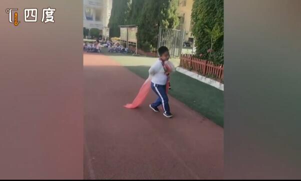 惊艳!小学生跳惊鸿舞表情满分 气质这块更是拿捏得死死的