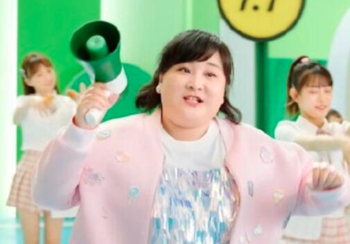 贾玲代言德克士 真正的“鸡腿姑娘”来了