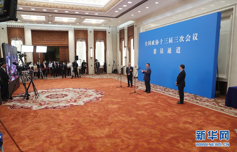 “委员通道”现场