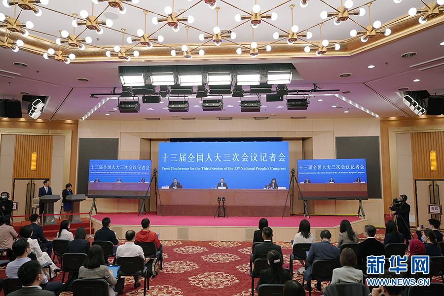 （两会受权发布）李克强总理出席记者会并回答中外记者提问