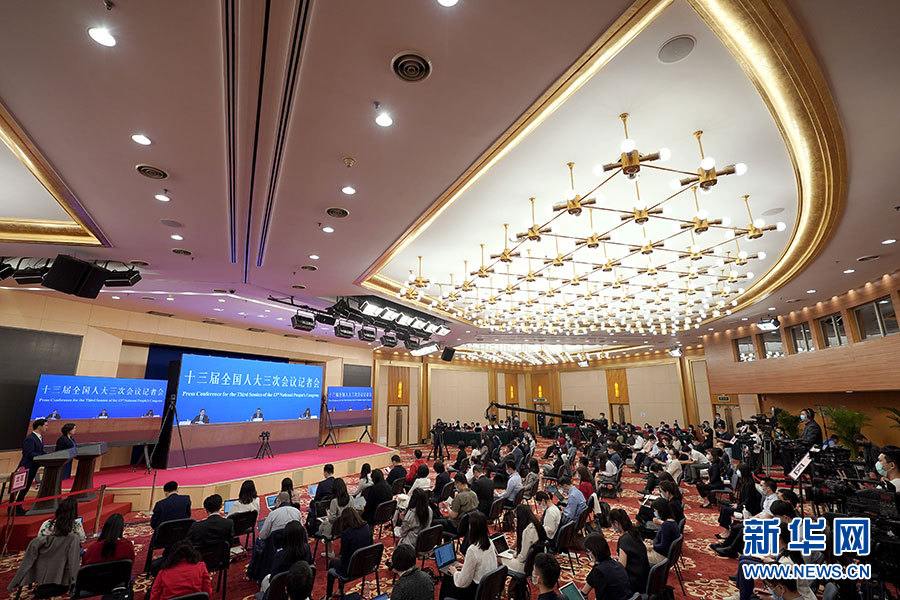 （两会受权发布）李克强总理出席记者会并回答中外记者提问