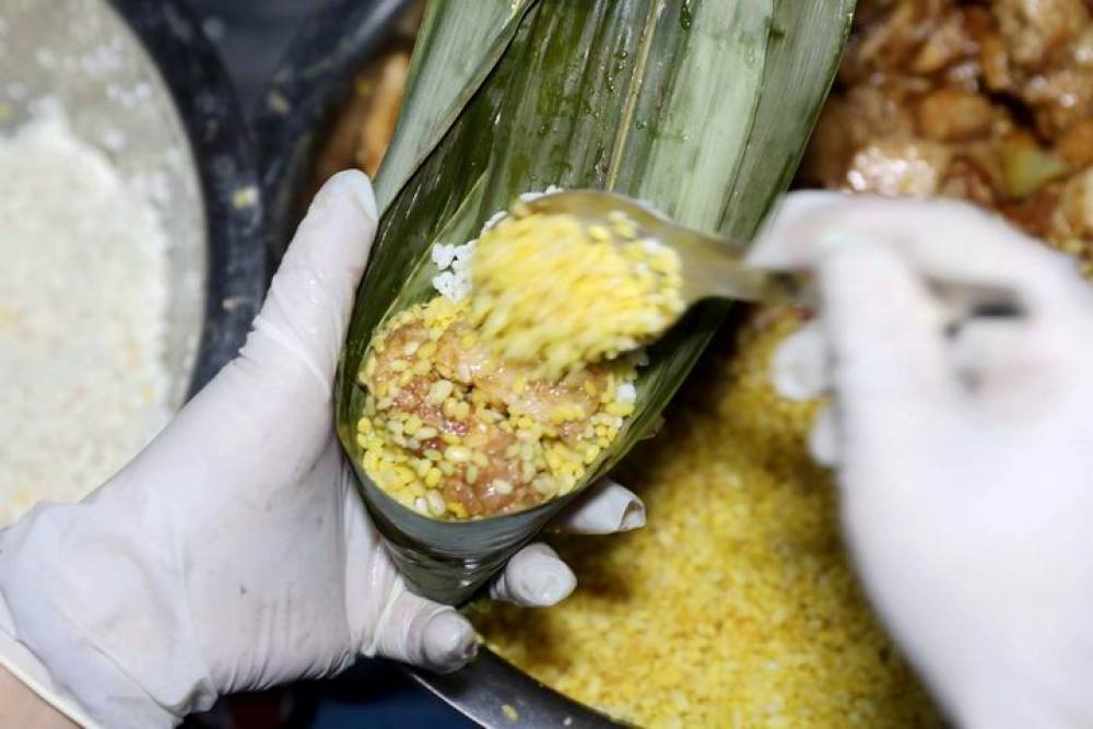 端午临近 粽子飘香助脱贫