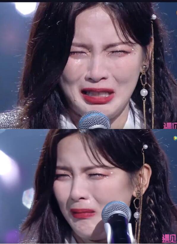 表情包来袭!杨超越称老天也会宠幸笨小孩,哪天