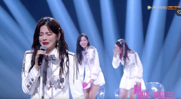 表情包来袭!杨超越称老天也会宠幸笨小孩,哪天