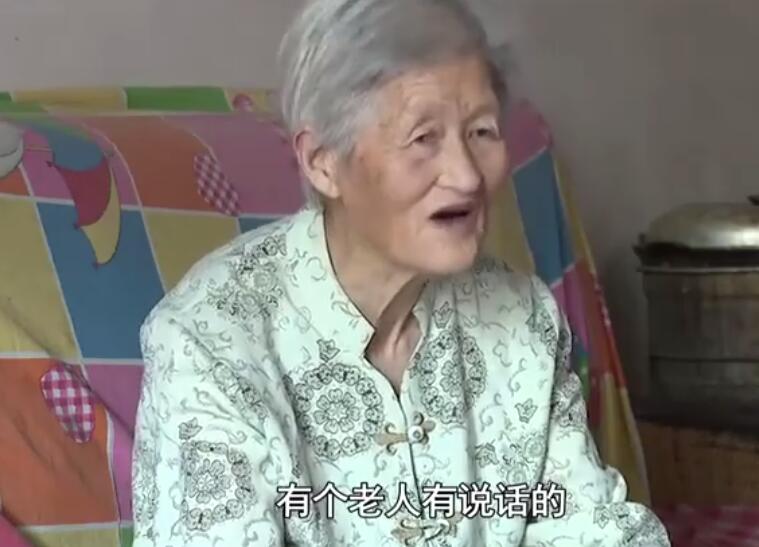 山东菏泽：78岁老人照顾卧床婆婆17年 白发苍苍不忘尽孝