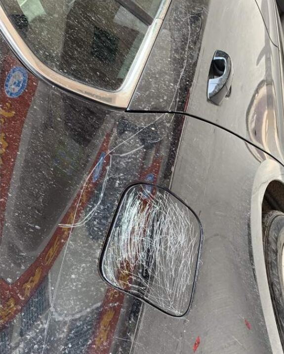 【造孽呀】4小孩划花小区40多台车 小区车主集体炸锅了！