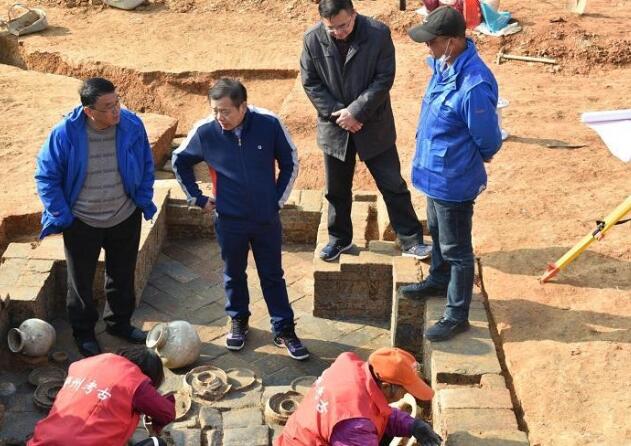 【探秘】鄂州机场出土800余件文物:发掘墓葬183座 标本近万件