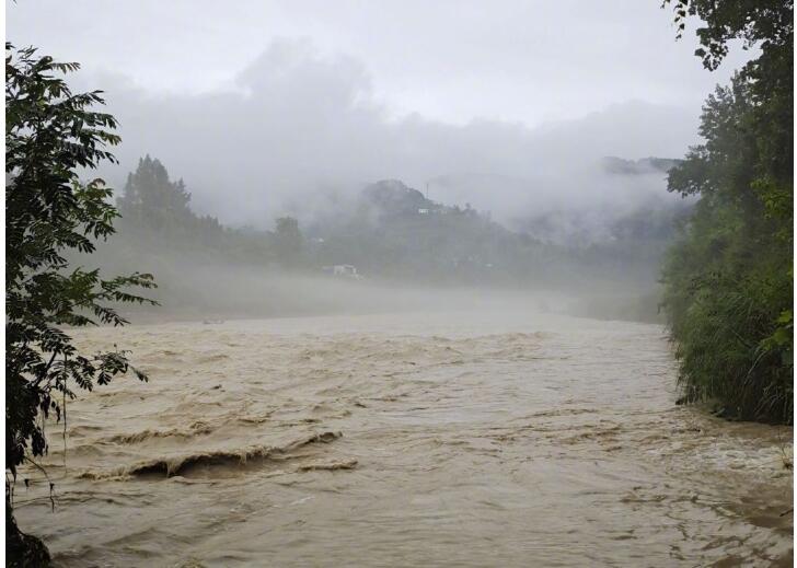 【气象预警】中央气象台已连发27天暴雨预警 近年少见持续27天预警