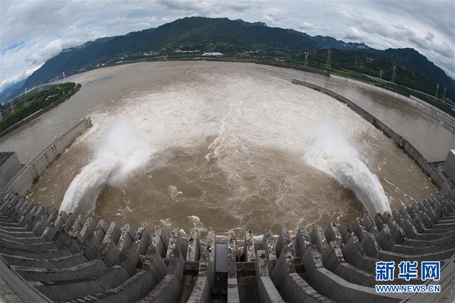 把确保人民生命安全放在第一位——聚焦当前我国防汛救灾工作