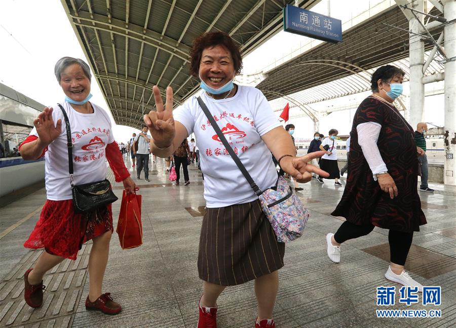 虹起巨龙之口——沪苏通长江公铁大桥开通运营