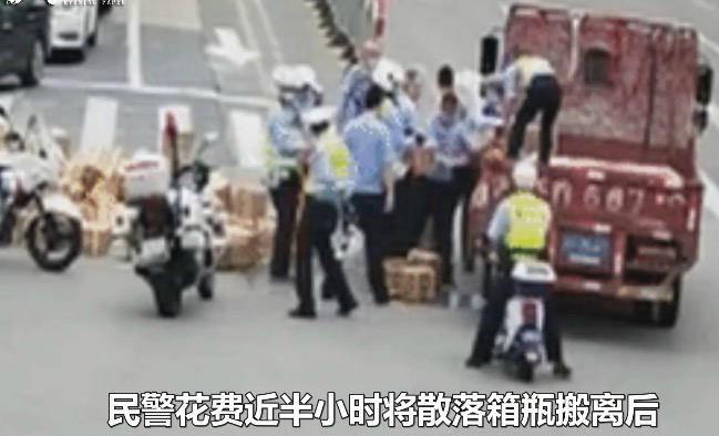 【悲催】货车门没关好致千余箱茅台掉落 1000多箱茅台翻车司机崩溃赔不起