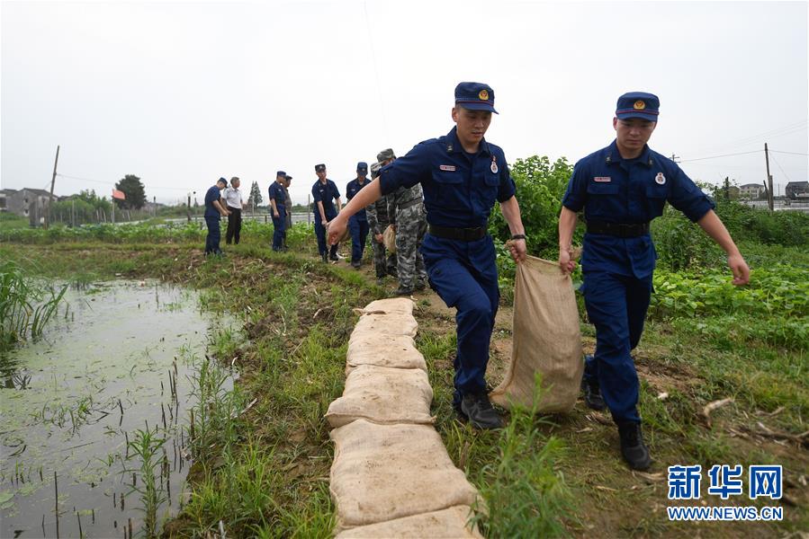 浙江湖州：密切监测 防汛避险