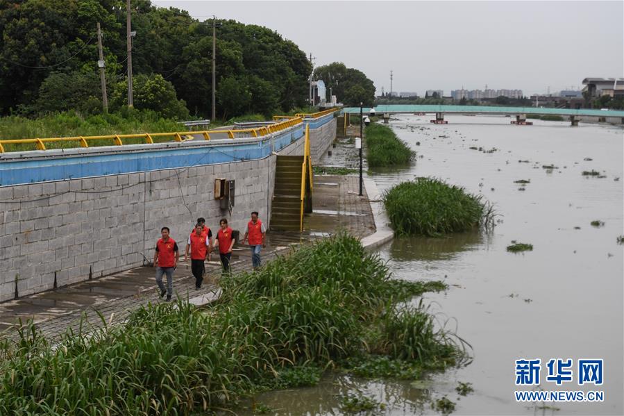 浙江湖州：密切监测 防汛避险