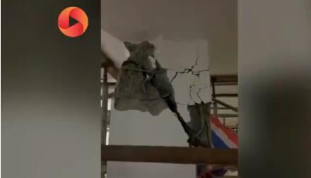 恐怖实拍!南昌一地下车库40多根承重柱开裂 部分墙体开裂地基下沉