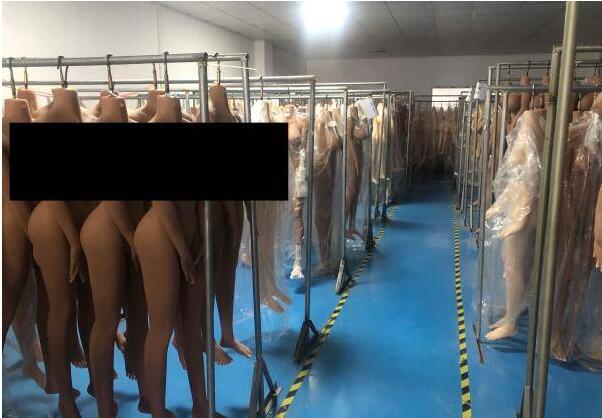 深圳成人娃娃厂疫情期订单翻番 植入真人头发的成人娃娃最高售价2万元
