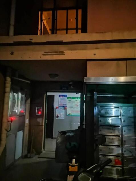 失踪女子家属蹲化粪池井盖旁大哭|失踪女子家属蹲化粪池井盖旁大哭是怎么回事?什么情况?终于真相了,原来是这样!