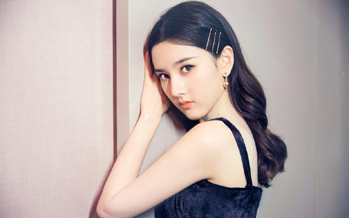 求放过!宋祖儿喊话跟拍 李现黄景瑜都是怎么说的?
