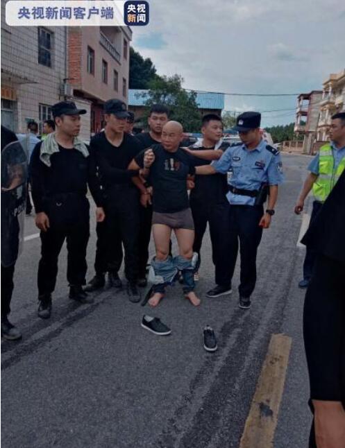 法网恢恢!江西嫌犯案发前住旅店拒刷身份证 江西5天杀死3人疑凶落网  