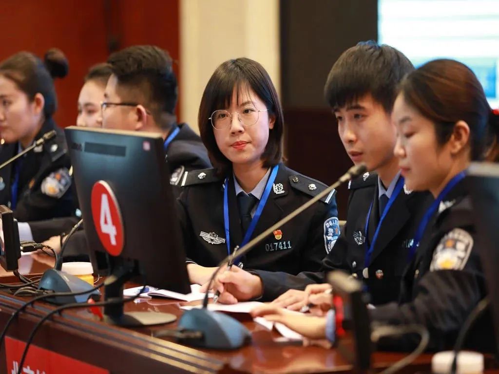 为济南这位姑娘人民警察——李安琪 , 点赞