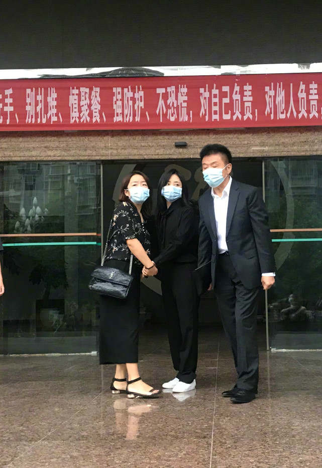 谭松韵妈妈被撞案肇事者否认吸毒什么情况?终于真相了,原来是这样!