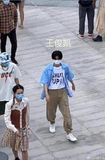 刘昊然王俊凯胡先煦同游迪士尼|画面太养眼了！刘昊然王俊凯胡先煦同游迪士尼