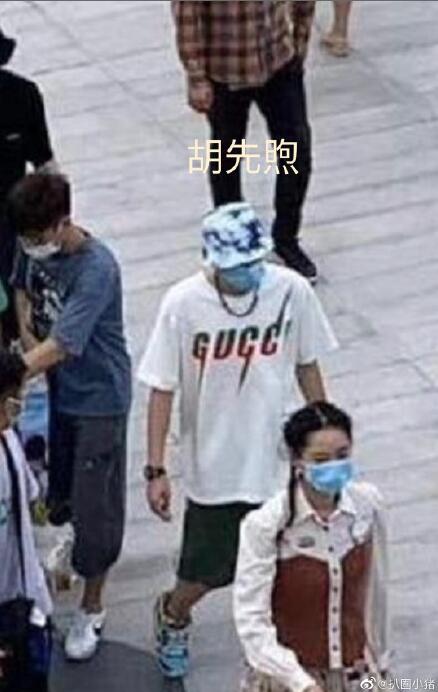 刘昊然王俊凯胡先煦同游迪士尼|画面太养眼了！刘昊然王俊凯胡先煦同游迪士尼