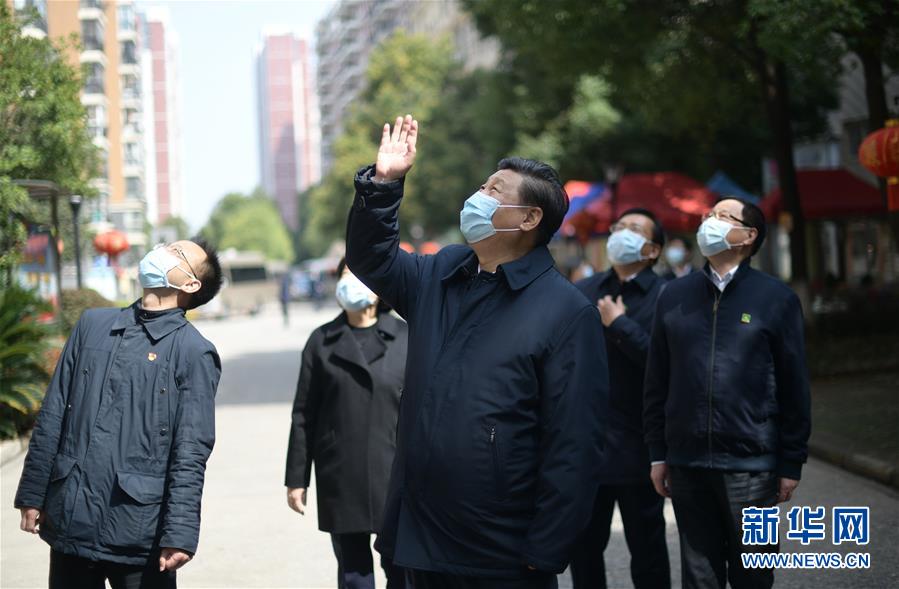 战“疫”时刻,习近平的10个暖人瞬间