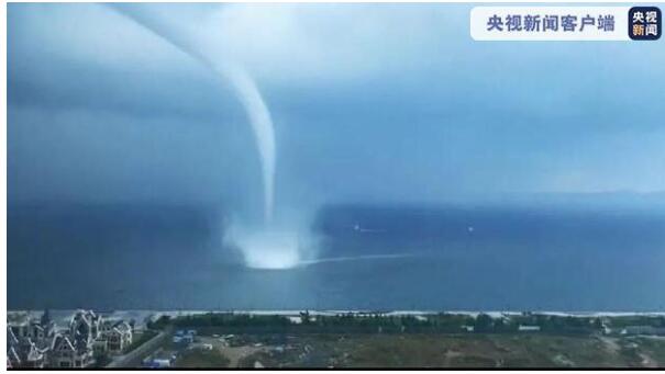奇观!大连海域现龙吸水 最近的地方距离陆地不到100米