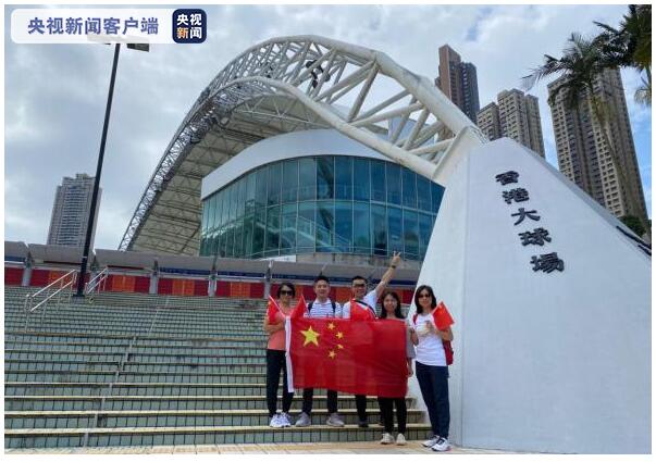 香港各界庆祝国庆喜迎中秋 红旗飘飘祝福祖国