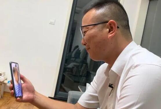 一顿迟到了8个月的“年夜饭”